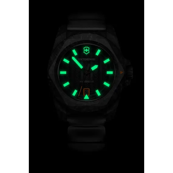VICTORINOX I.N.O.X. Carbon Automatic 242023.1, image 7